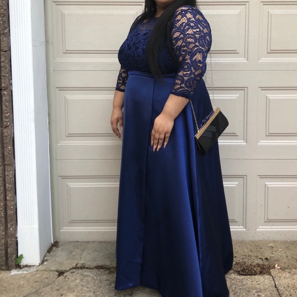 BLUE PROM DRESS - Picture 2 of 3